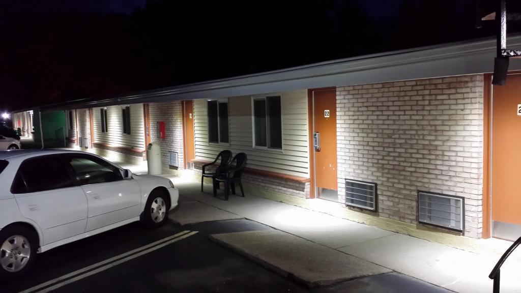 Budget Inn Fairport Exteriér fotografie