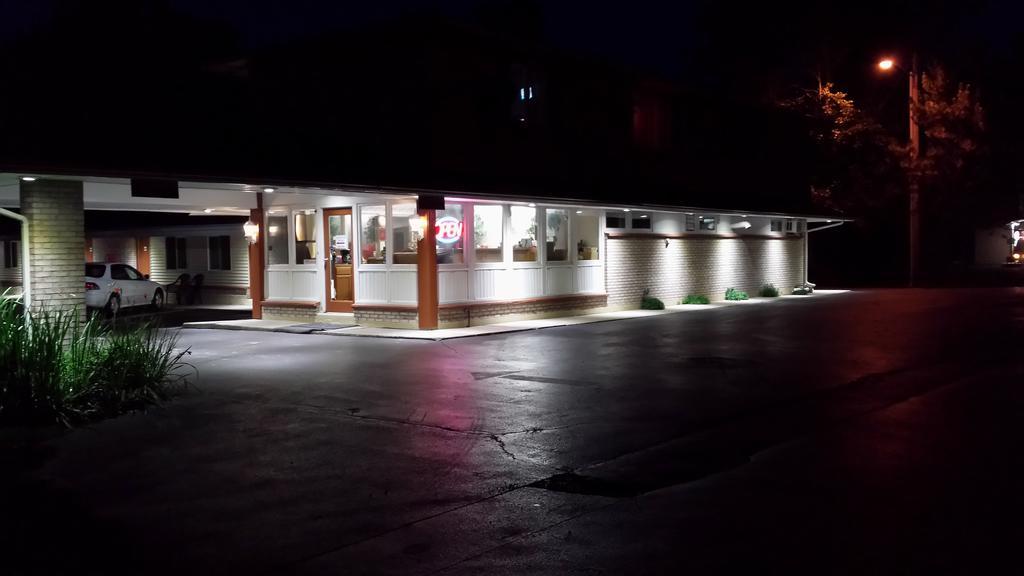 Budget Inn Fairport Exteriér fotografie